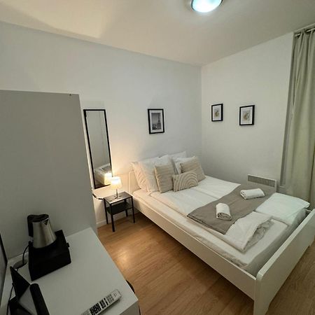 Etoiles De Mantes Hotel Luaran gambar