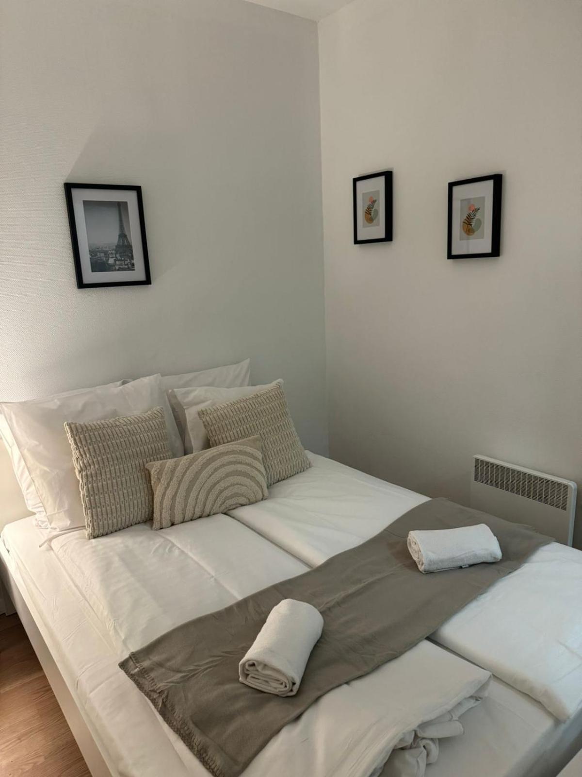 Etoiles De Mantes Hotel Luaran gambar